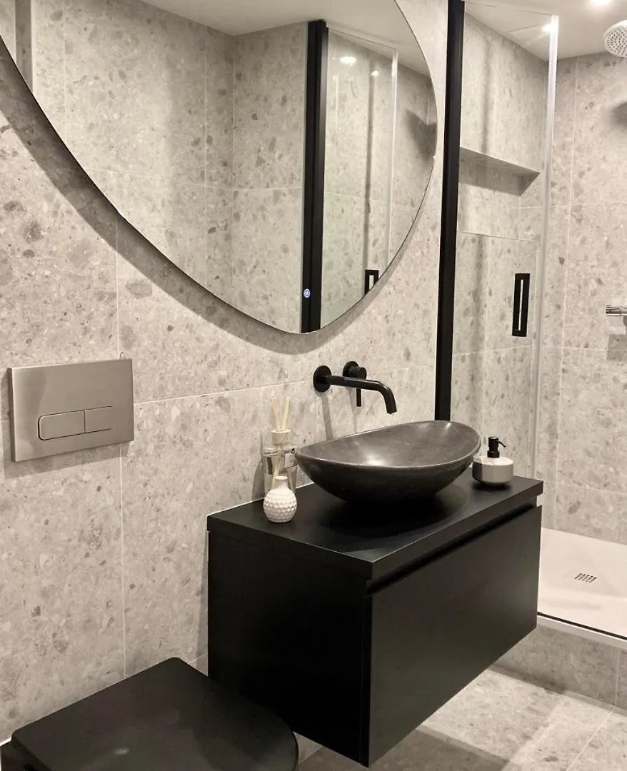 Canal Apartment Amsterdam Central 4P