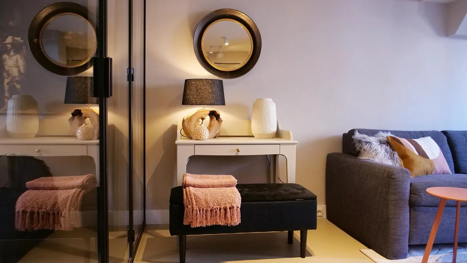 Canal Apartment Amsterdam Central 4P