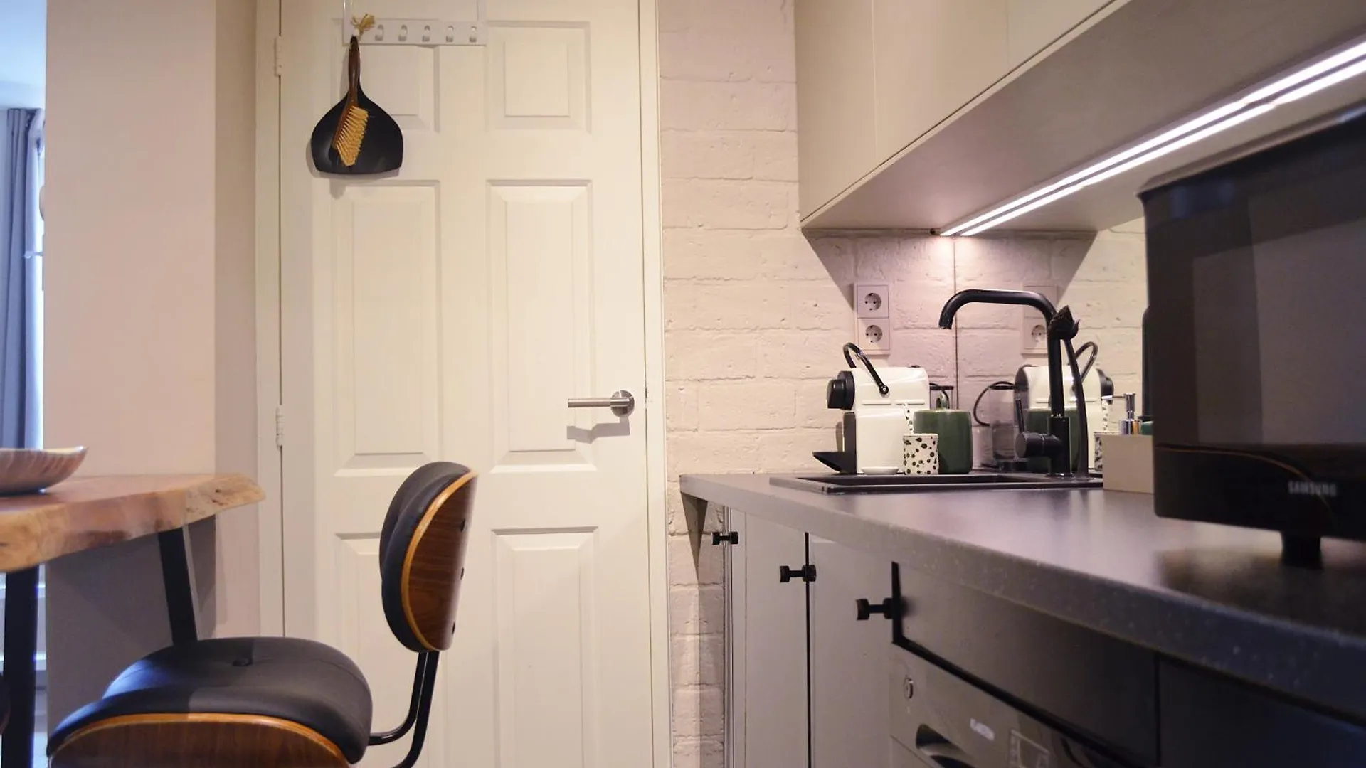 Canal Apartment Amsterdam Central 4P 0*,  Paesi Bassi
